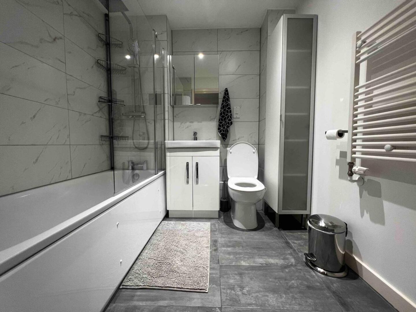 Stylish 1-Bed Flat With Sofa-Bed In London Apartment Exterior photo